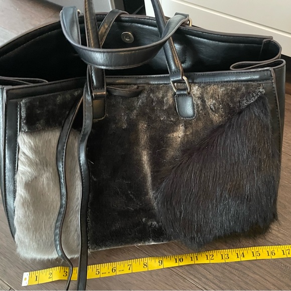 Adorable large purse by Sandra Roberts Squared. - Picture 2 of 9